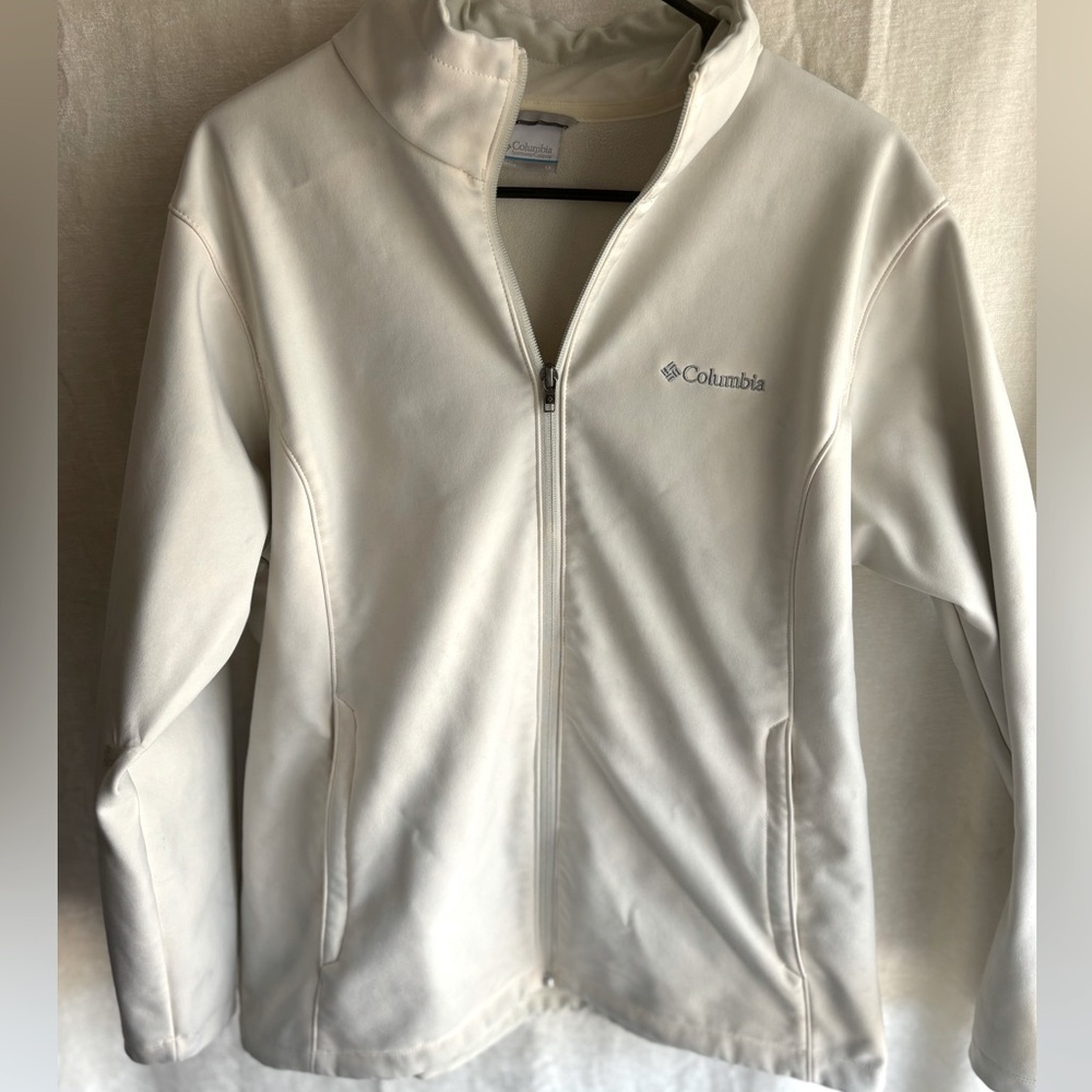 Cream Columbia Softshell jacket